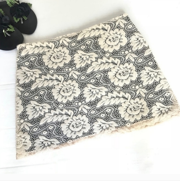 Anthropologie Judith March cream brocade lace overlay mini skirt size large - Picture 2 of 7